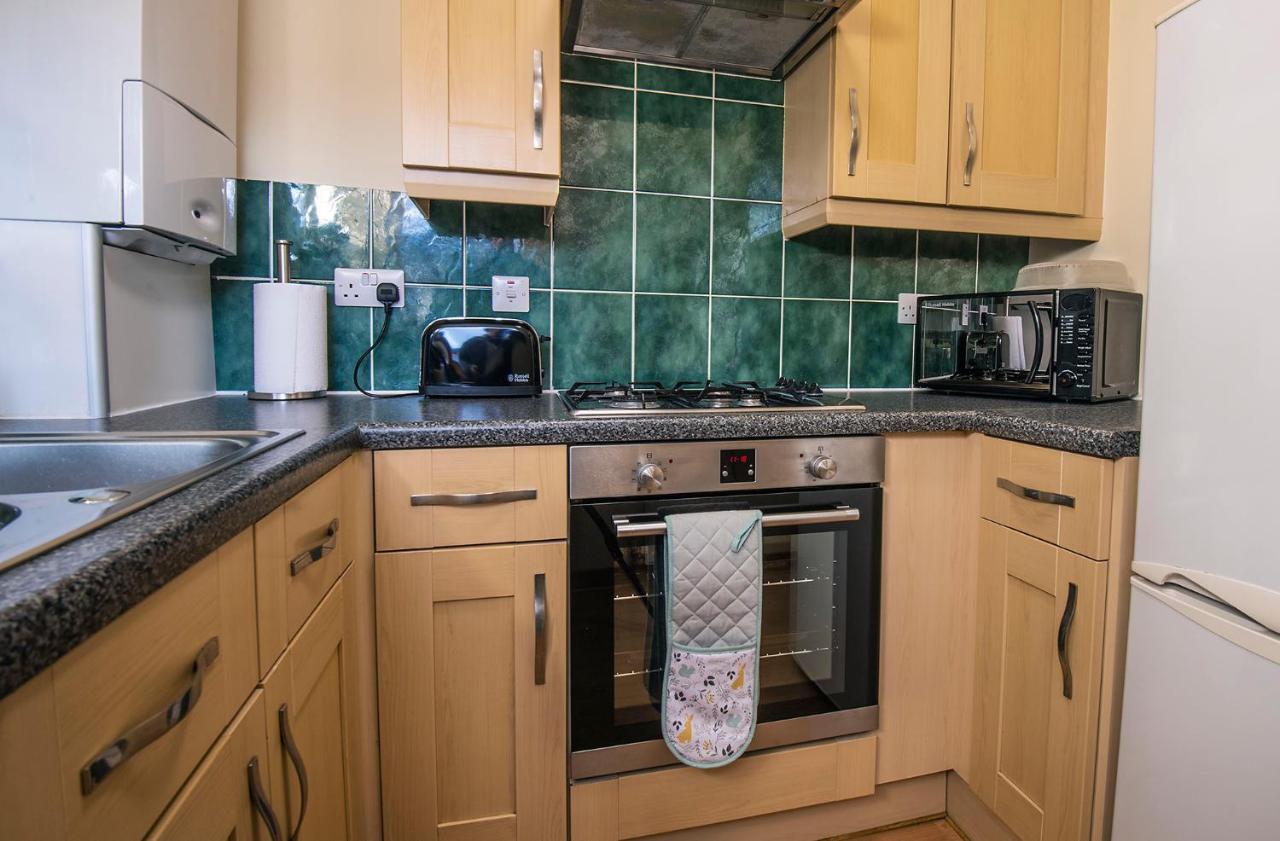 Stylish 2 Bedroom - 2 Miles Inverness City Centre Chambre photo