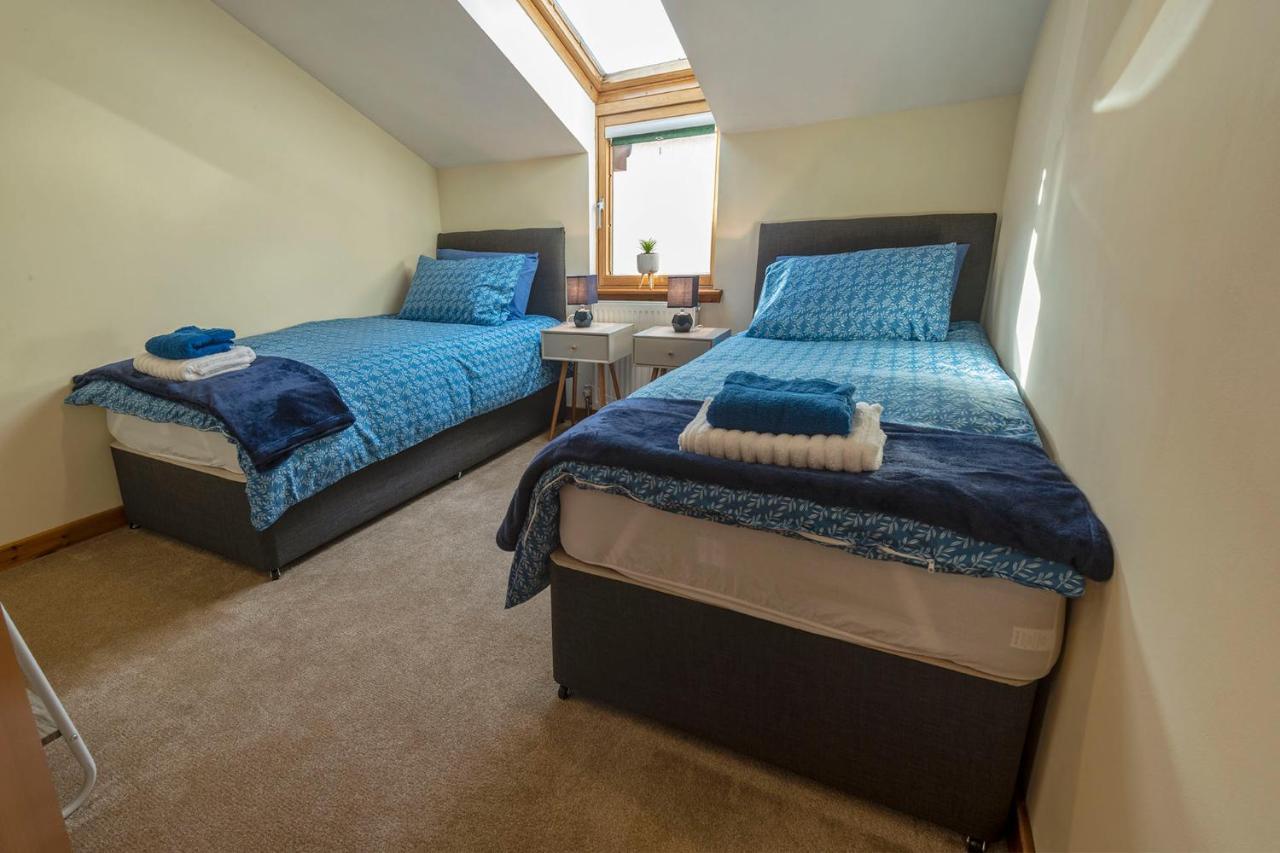 Stylish 2 Bedroom - 2 Miles Inverness City Centre Chambre photo