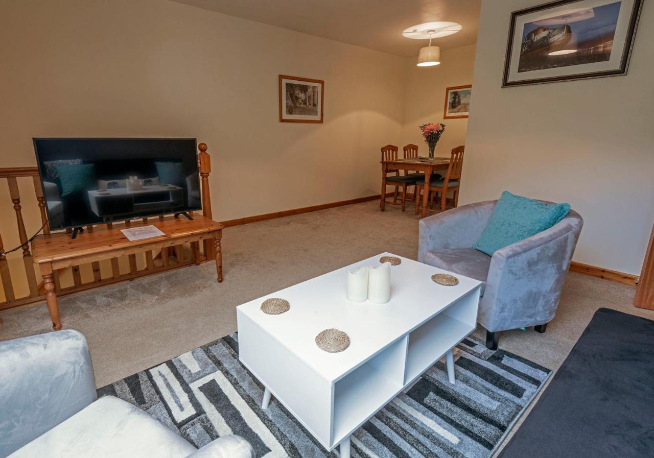 Stylish 2 Bedroom - 2 Miles Inverness City Centre Extérieur photo