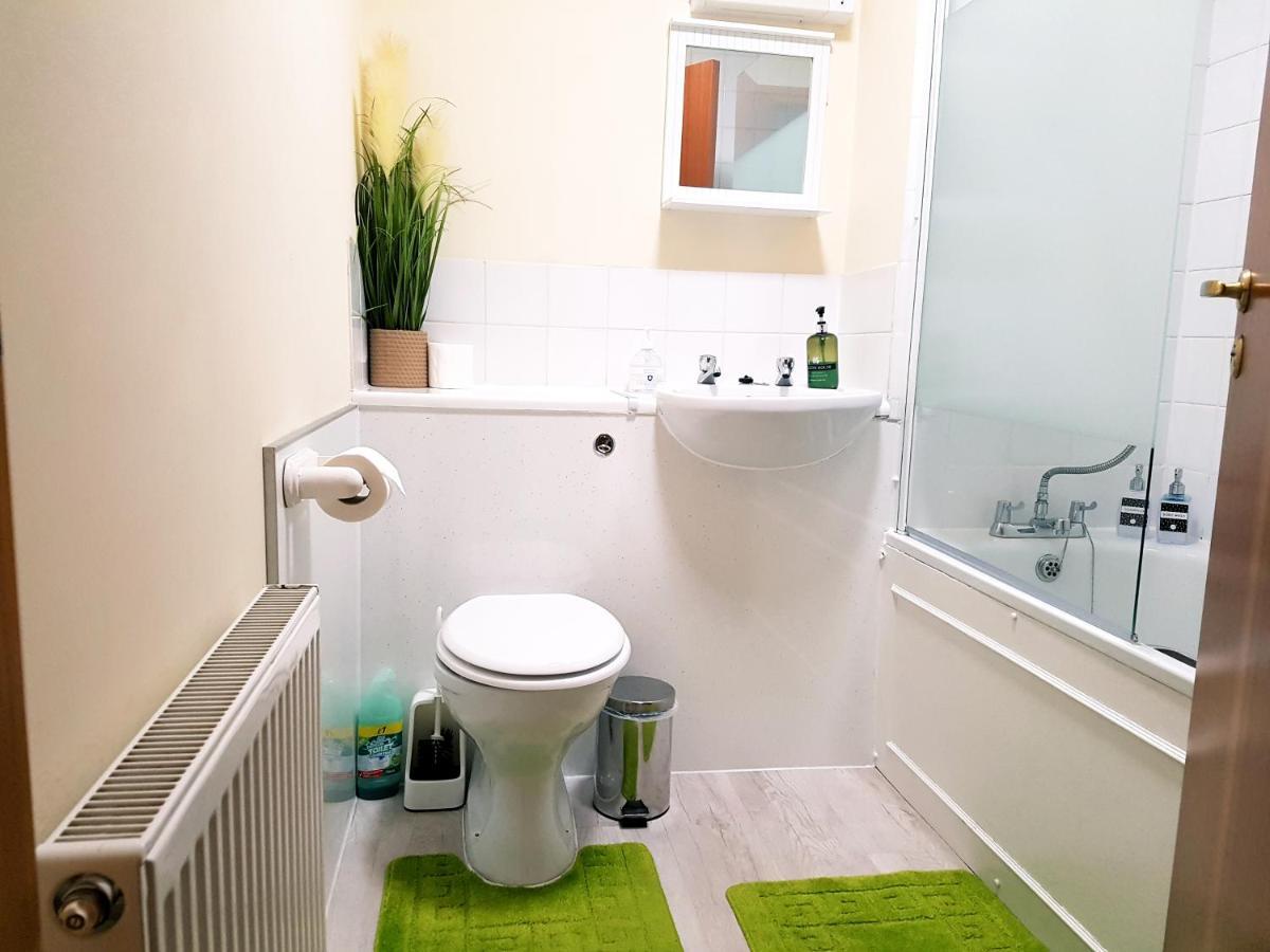 Stylish 2 Bedroom - 2 Miles Inverness City Centre Extérieur photo